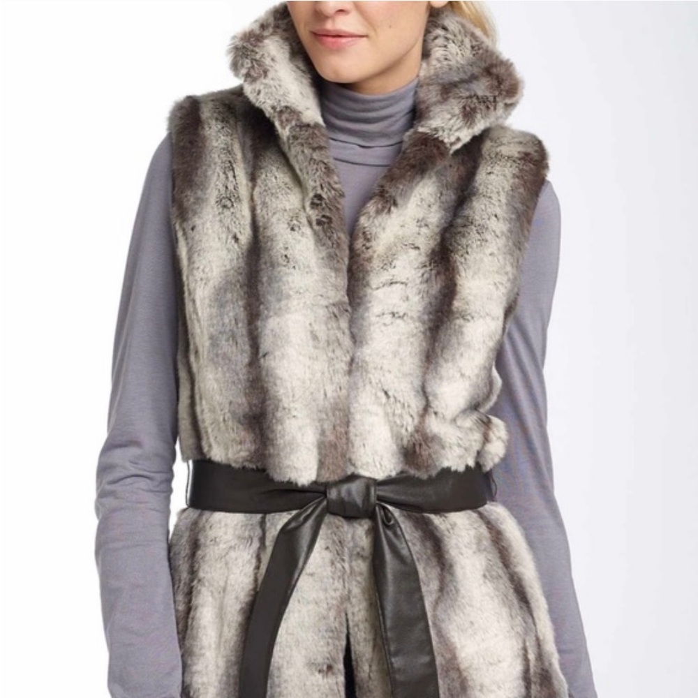 Kristen Blake Woman’s Faux Fur Belted Vest Sz M